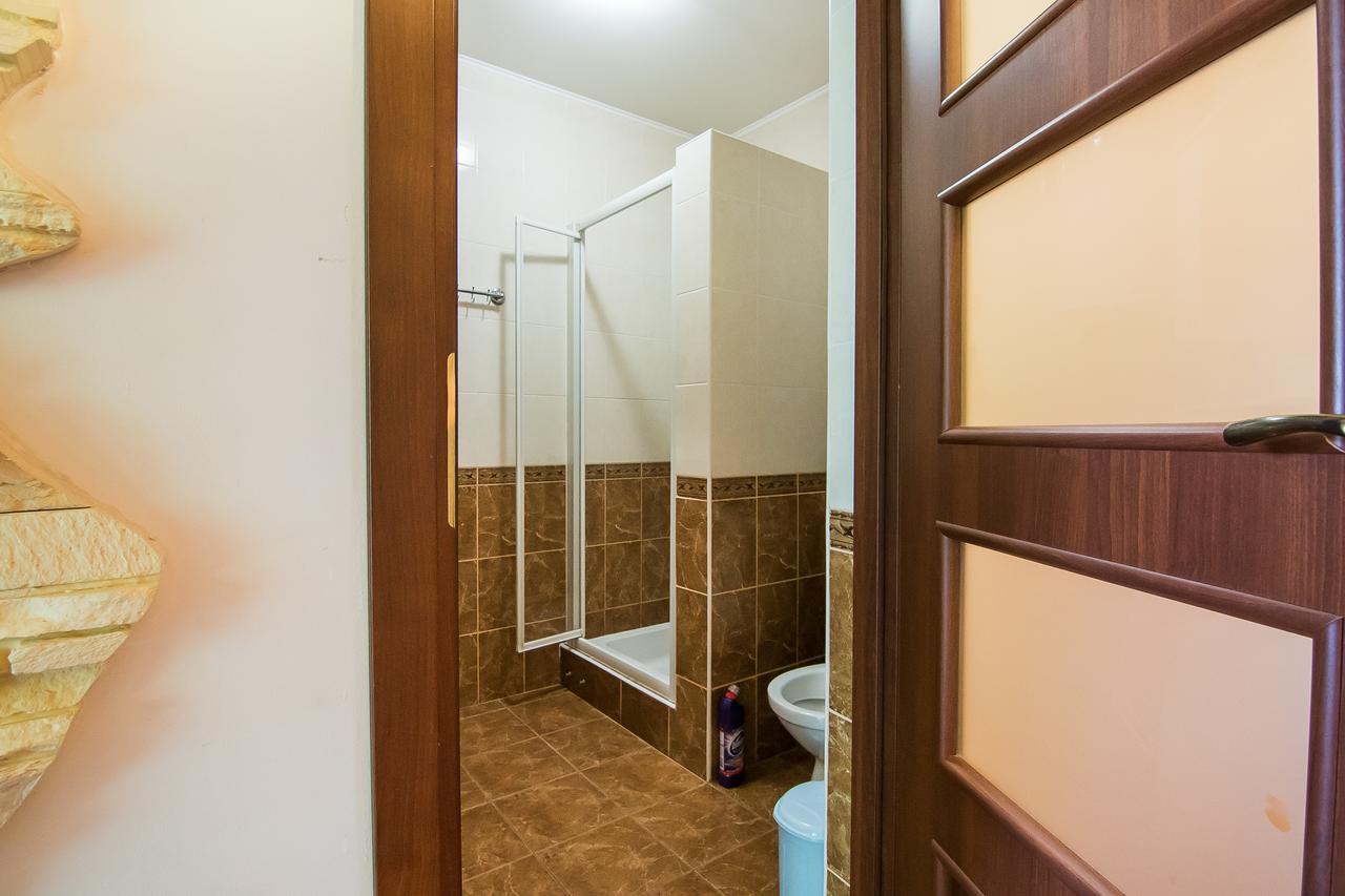 Pid Khomiakom Hotel Tatariv Ngoại thất bức ảnh