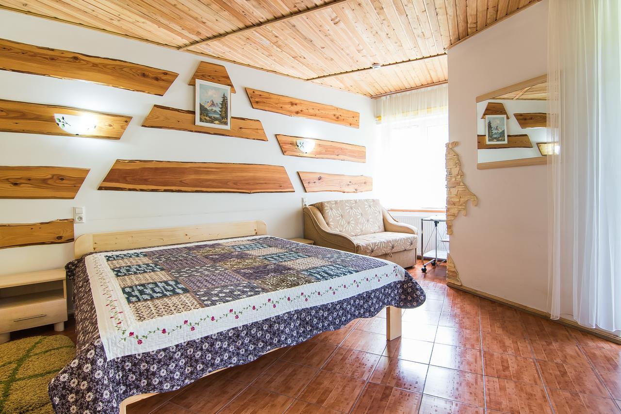 Pid Khomiakom Hotel Tatariv Ngoại thất bức ảnh
